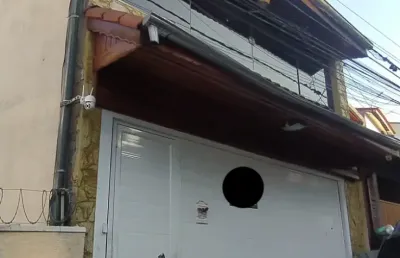 Aceita carros como forma de pagamento, casa a venda próxima ao centro de poá