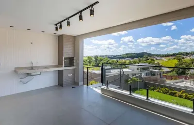 Sobrado de 267 m², com 3 suites e 4 vagas no jardins barcelona.