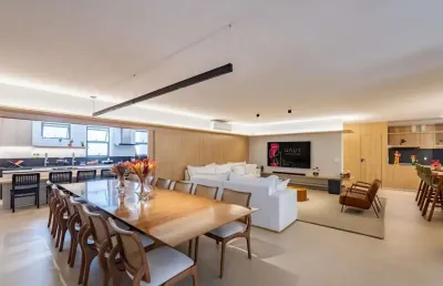 Apartamento no setor oeste, totalmente reformado e mobiliado.