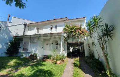Casa com 3 quartos à venda na rua padre henrique lenz, 44, jardim são pedro, porto alegre por r$ 780.000