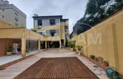 Casa com 3 quartos à venda na avenida benno mentz, 1088, vila ipiranga, porto alegre por r$ 1.275.000