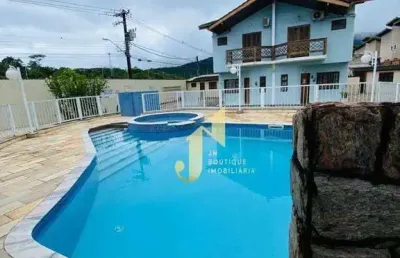 Sobrado a venda com 3 dormitórios e 1 suíte, sauna e piscina em caraguatatuba  ( aceitando permutas)