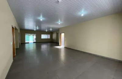 Casa com 2 dormitórios para alugar, 274 m² por r$ 5.500,00 - bancários - londrina/pr