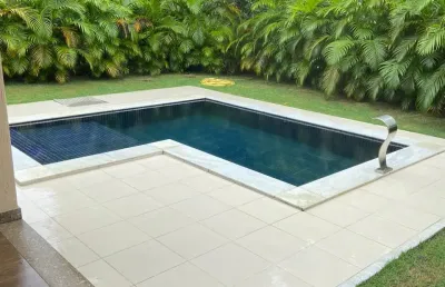 Alugo excelente casa 4/4 suítes com piscina em busca vida