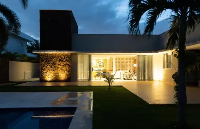 Magnifica casa 4/4 suítes mobiliada com energia solar busca vida