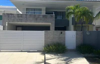 Linda casa de alto padrão para venda priscila dutra, buraquinho!
