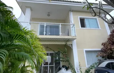 Alugo casa 5/4 dormitórios com piscina privativa em buraquinho