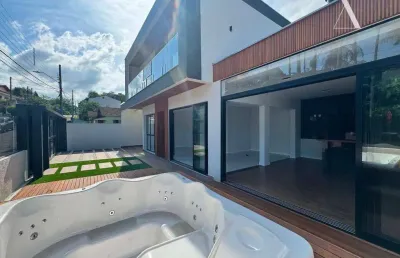 Casa com 3 dormitórios à venda, 129 m² por r$ 980.000,00 - floresta - joinville/sc