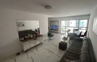 Apartamento para venda tem 136 metros quadrados com 3 quartos
