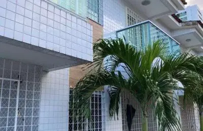 Casa duplex em condomínio fechado próximo a caxangá