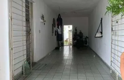 Casa com 3 quartos à venda na Avenida Maurício de Nassau, Iputinga, Recife