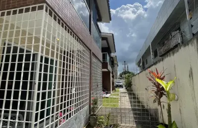 Lindo sobrado com energia solar no coração do cordeiro.