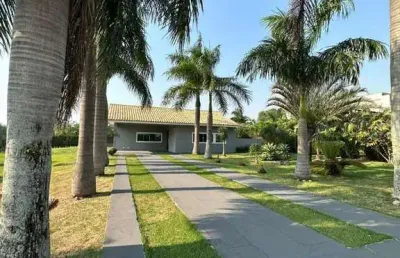 Casa alto padrão no condominio goolf ville em cambé pr.