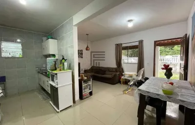 Casa em araruama, 2 quartos - r$ 200.000,00 - três vendas