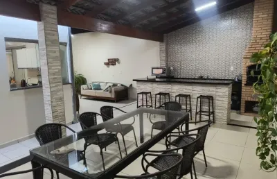 Casa com 3 quartos à venda no Jardim Europa, Uberlândia 