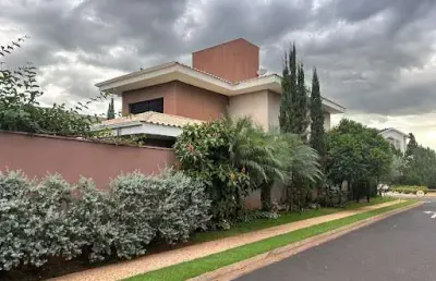 Casa com 4 quartos à venda na Avenida Dom Luiz Maria de Santana, Mercês, Uberaba