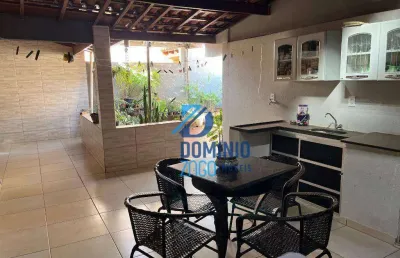 Casa com 5 quartos à venda na Avenida Quinze de Novembro, Estados Unidos, Uberaba