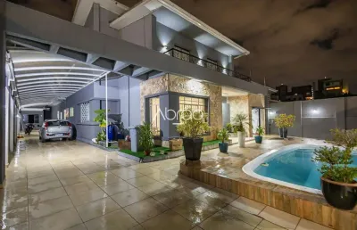 Casa comercial ou residencial com 7 quartos para alugar no cristo rei - 540 m² | ref 188