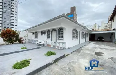 Casa com 3 quartos para alugar na rua pedro cunha, 49, kobrasol, são josé por r$ 7.500