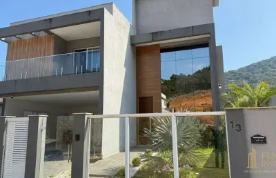 Exclusiva casa de alto padrão | 500m², hidro, energia solar e vista privativa