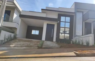 Casa com 3 dorms, suíte master, área gourmet e garagem para 2 carros