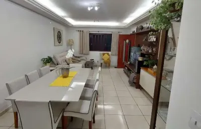 Oportunidade casa linear de alto padrão wanell ville i - rua sem saída