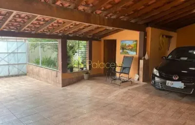 Casa à venda 3 quartos, 1 suite, 1 vaga, 250m², azeredo, pindamonhangaba - sp