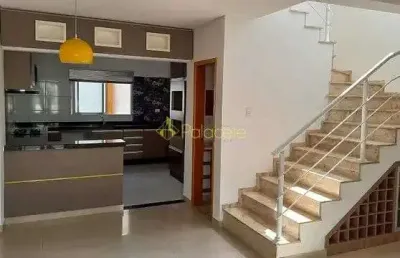 Casa em condomínio fechado com 3 quartos à venda na Vila Areao, Taubaté 