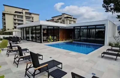 Casa em condomínio com 2 suítes planejada e mobiliada, com lazer completo e localização privilegiad