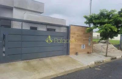Casa nova com excelente acabamento com planejados no bairro santa clara