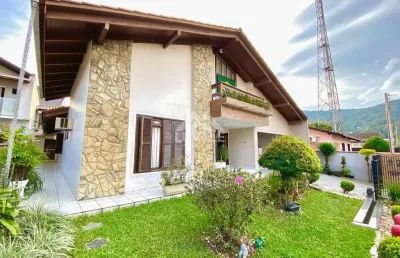Casa semimobiliada | vila lalau | 4 quartos (2 suítes) | 187m²