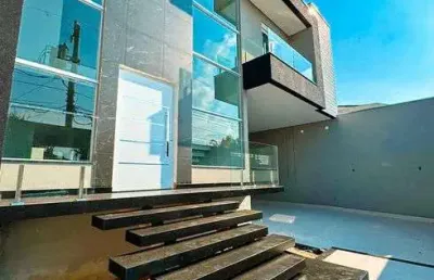 Sobrado para venda tem 320 metros quadrados com 4 quartos