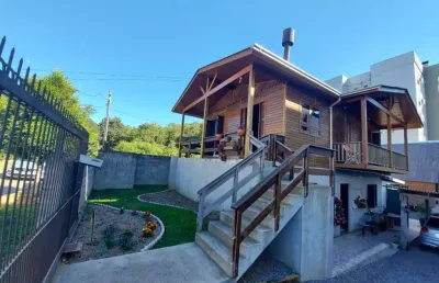 Casa à venda na Ana Rech, Caxias do Sul 