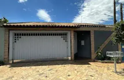 Casa com 3 quartos à venda no Jardim Primavera, Franca 