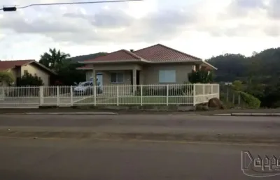 Casa com 3 quartos à venda no Centro, Tupandi 