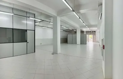 Ponto comercial para alugar na rua doutor heitor blum, 145, estreito, florianópolis, 256 m2 por r$ 6.900