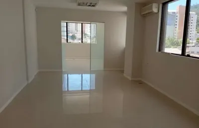Sala comercial para alugar na rua crispim mira, 184, centro, florianópolis, 48 m2 por r$ 3.500