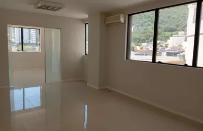 Sala comercial para alugar na rua crispim mira, 184, centro, florianópolis, 48 m2 por r$ 3.500