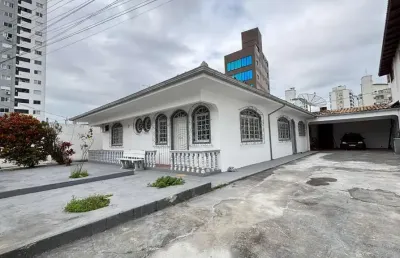Casa com 5 quartos para alugar na rua pedro cunha, 49, kobrasol, são josé, 360 m2 por r$ 7.500