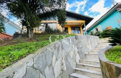Casa semimobiliada à venda no bairro rio branco, em caxias do sul-rs.