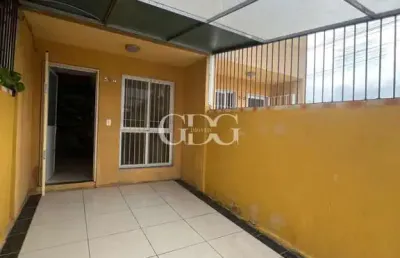 Sobrado com entrada individual à venda no bairro são victor cohab, em caxias do sul-rs.