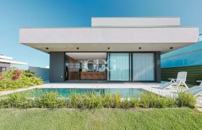 Casa térrea à venda no condomínio reserva das águas, em torres-rs.