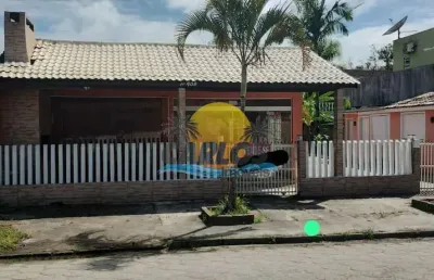 Casa com 3 quartos à venda na rua mecejana, 408, shangri-lá, pontal do paraná por r$ 450.000