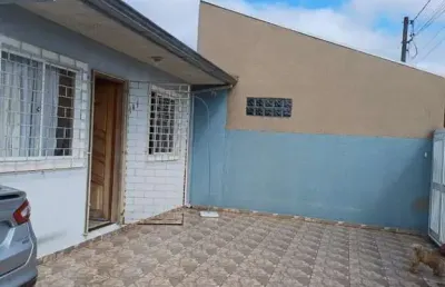 Casa esquina com rua marcelino jasinski/estrutura sobrado/otima localização