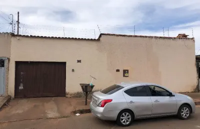 Excelente casa no setor sul do gama com piscina aquecida e lote amplo
