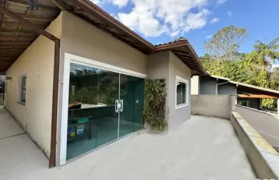 Casa em condomínio fechado com 3 quartos à venda no posse, teresópolis , 90 m2 por r$ 570.000