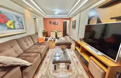 Excelente apartamento totalmente mobiliado no melhor bairro de teresópolis, próximo a todo comércio local