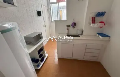 Apartamento quarto e sala, mobiliado, ensolarado, com vista livre e próximo a faculdade.