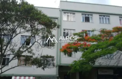 Excelente apartamento quarto e sala mobiliado, próximo a faculdade, com elevador e estacionamento.