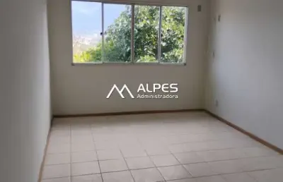 Excelente apartamento de  2 quartos,rua tranquila, vista livre, condomínio com lazer.
